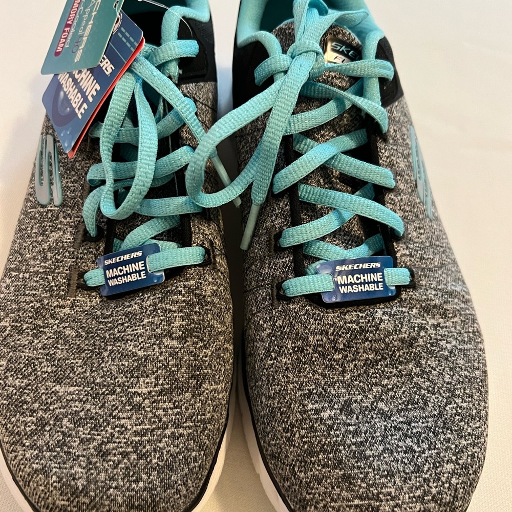 NWOB SKECHERS Flex Appeal 4.0 Black Light
NWT
Blue Sneakers w Memory Foam size 8 - Picture 12 of 12